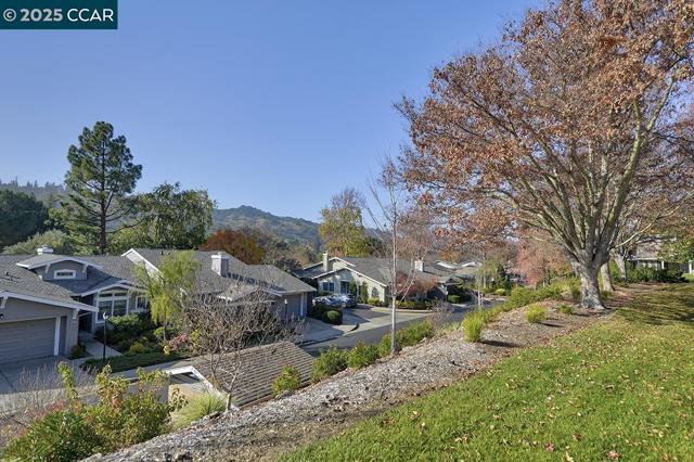 975 Terra California Dr, Walnut Creek CA: https://media.crmls.org/mediaz/72c419f8-c0bc-4eb7-812d-9470d3ec5df9.jpg