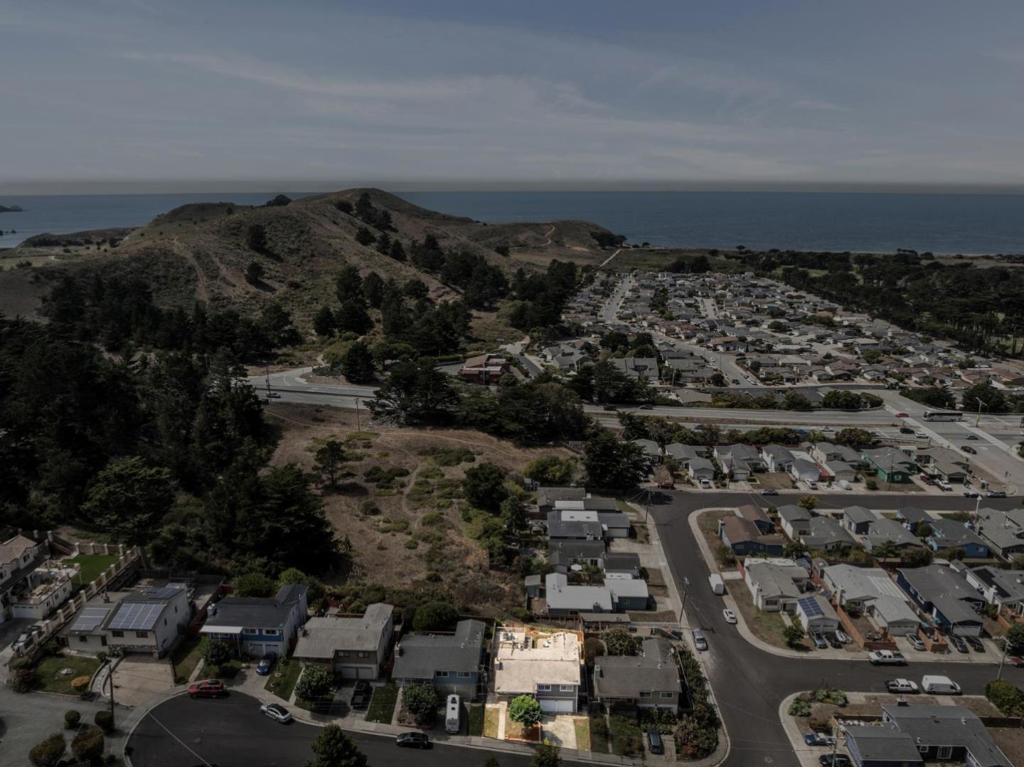 72C42Cc8 Be60 47Fe B548 98451B9C8A16 812 Burns Court, Pacifica, Ca 94044 &Lt;Span Style='BackgroundColor:transparent;Padding:0Px;'&Gt; &Lt;Small&Gt; &Lt;I&Gt; &Lt;/I&Gt; &Lt;/Small&Gt;&Lt;/Span&Gt;