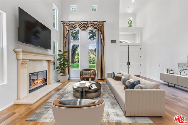 1535 Verde Ridge Lane, Westlake Village CA: https://media.crmls.org/mediaz/72c494d0-aed4-4a40-925c-728ceeaf5a4c.jpg