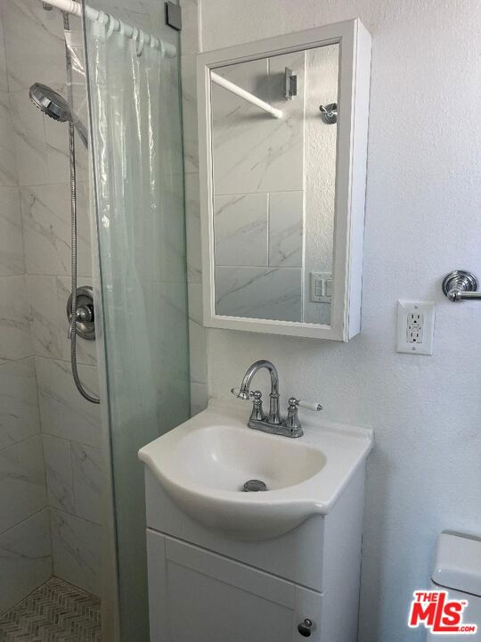 7645 Genesta Avenue, Van Nuys CA: https://media.crmls.org/mediaz/72c5a13d-9cca-4a5a-a671-69d96bdf4b4d.jpg