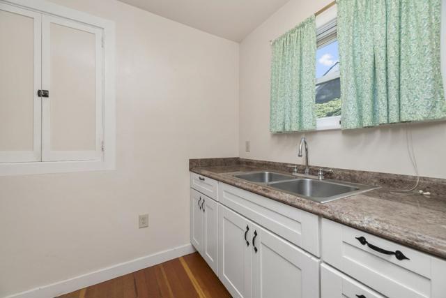 100 Wood Road, Los Gatos CA: https://media.crmls.org/mediaz/72c5c991-bcc1-4dd3-b891-3d5316832293.jpg