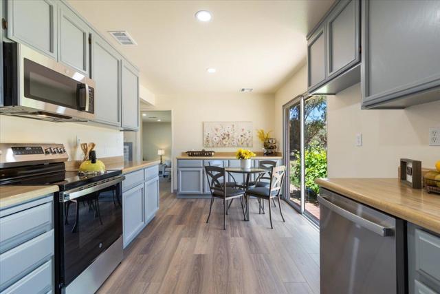 11370 Center Avenue, Gilroy CA: https://media.crmls.org/mediaz/72c5d9ca-9095-46e6-b200-10a18e09a377.jpg