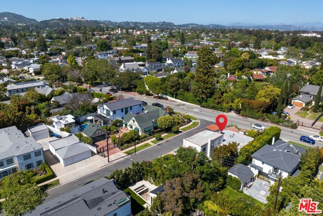 403 S Bundy Drive, Los Angeles CA: https://media.crmls.org/mediaz/72c72797-6d32-4ce8-93cc-8ad08b4e8840.jpg
