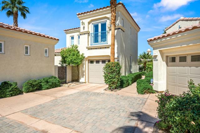 80884 Calle Azul, La Quinta CA: https://media.crmls.org/mediaz/72c744fb-f33c-4672-8847-ad78bf5b9fe5.jpg