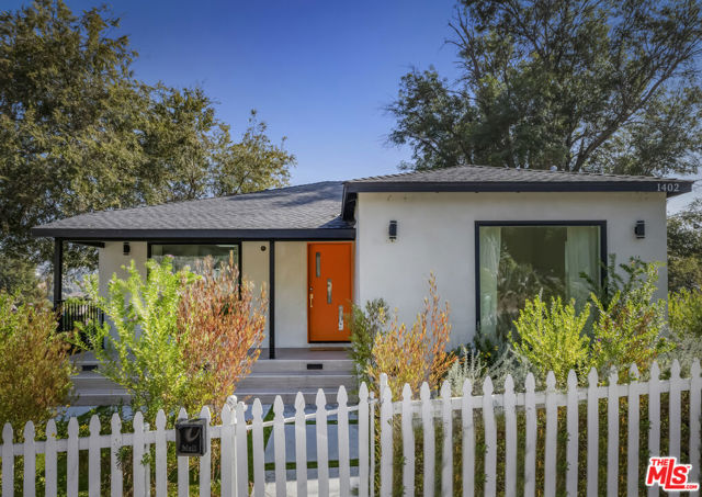 1402 Allesandro Street, Los Angeles CA: https://media.crmls.org/mediaz/72c7612f-63d1-4e39-9d30-bf901196bd1e.jpg