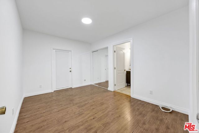 10109 Gloria Avenue, North Hills CA: https://media.crmls.org/mediaz/72c83e95-cd10-4cb0-84c3-4a821aef657c.jpg