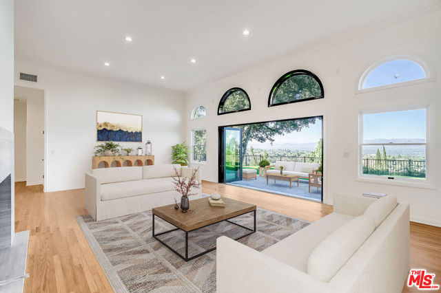 15851 Mulholland Place, Los Angeles CA: https://media.crmls.org/mediaz/72c857ff-56f4-441f-aa8f-a3a1cdd5273e.jpg