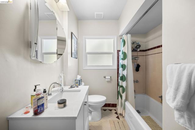 Image 14 of 38 For 367 St  