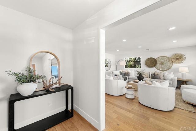 Detail Gallery Image 5 of 55 For 4443 Del Monte Ave, San Diego,  CA 92107 - 3 Beds | 2 Baths