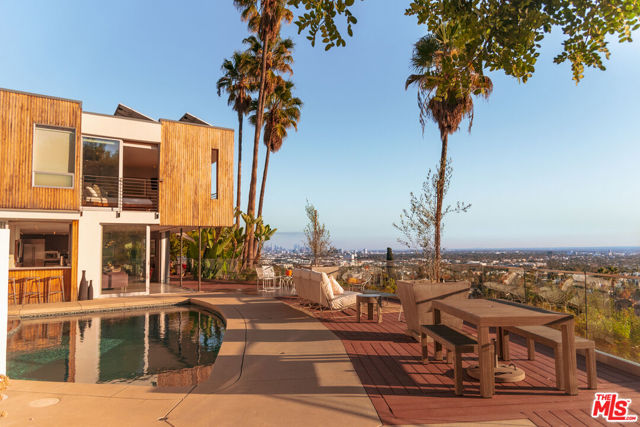 7650 Curson Terrace, Los Angeles CA: https://media.crmls.org/mediaz/72c97039-55cf-441a-a21f-75a48c4f84e0.jpg