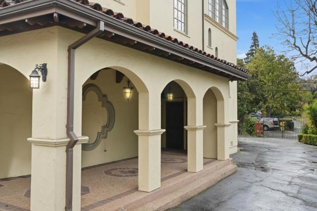 730 Hillsborough Boulevard, Hillsborough CA: https://media.crmls.org/mediaz/72ca1d85-584c-4388-b9a3-331358a8b88f.jpg