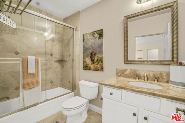 Drew Fenton | 11974 Mayfield Avenue Los Angeles CA | MLS: 7517831