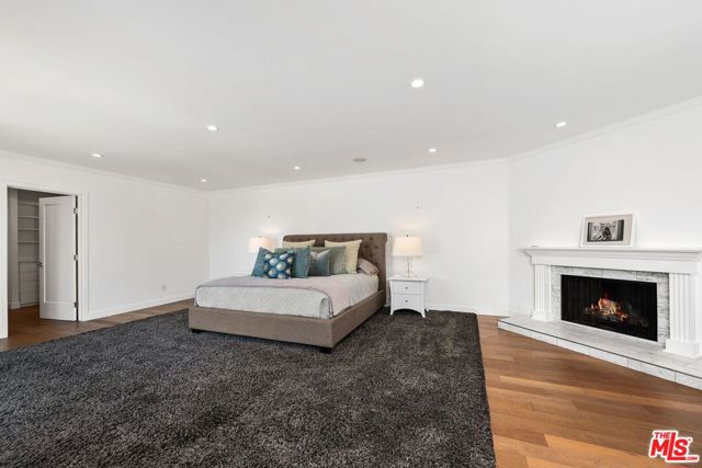 400 Chautauqua Boulevard, Pacific Palisades CA: https://media.crmls.org/mediaz/72cbea28-fb01-4cff-8c38-201bfc1015cf.jpg