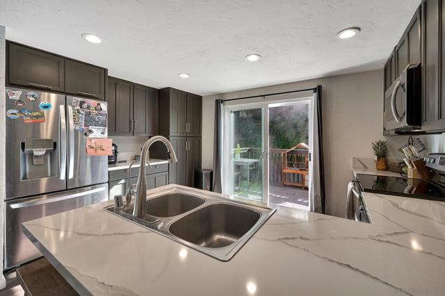 15755 Davis Cup Ln, Ramona CA: https://media.crmls.org/mediaz/72cc43d4-06df-4bca-ac51-fb4eeebf4829.jpg