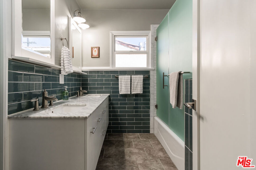 MLS #25544863 img 10