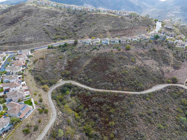 10394 Valley Waters Dr, Spring Valley CA: https://media.crmls.org/mediaz/72cc8c70-af36-4716-80f5-8f39b3b24a45.jpg