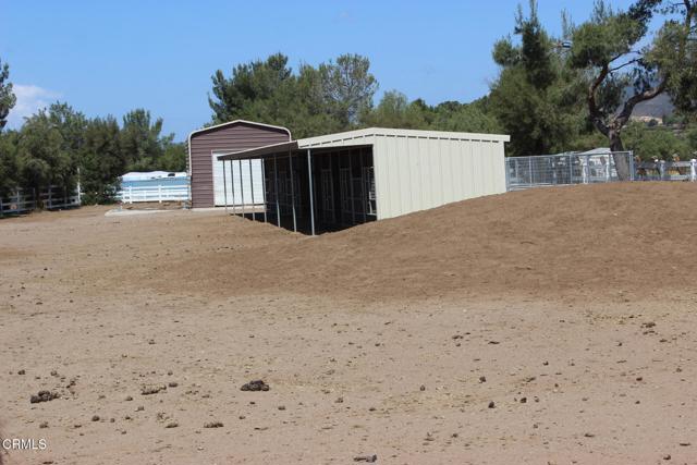 35135 Caprock Road, Santa Clarita CA: https://media.crmls.org/mediaz/72ccb548-964e-48e2-a048-98b989625edc.jpg