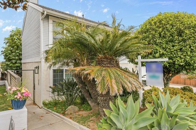 4320 Mentone St, San Diego CA: https://media.crmls.org/mediaz/72cd608a-be2c-4a6d-8034-6ec1f846da2f.jpg