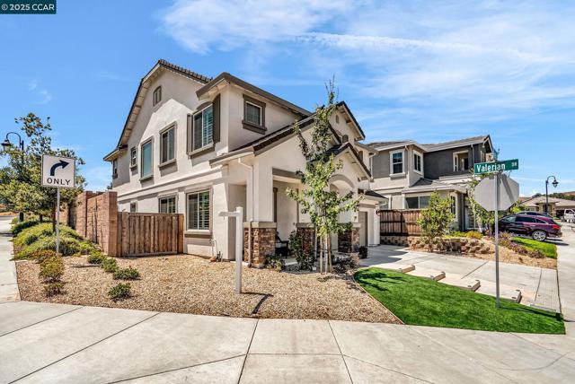 499 Yarrow Dr, Fairfield CA: https://media.crmls.org/mediaz/72cdde7b-a296-466a-bc6a-00fb2dd62290.jpg