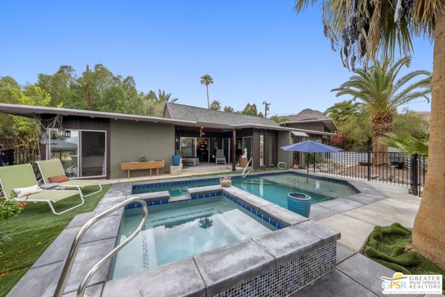38613 Paradise Way, Cathedral City CA: https://media.crmls.org/mediaz/72cde7cb-a1d3-4ab3-8f9e-882982829207.jpg