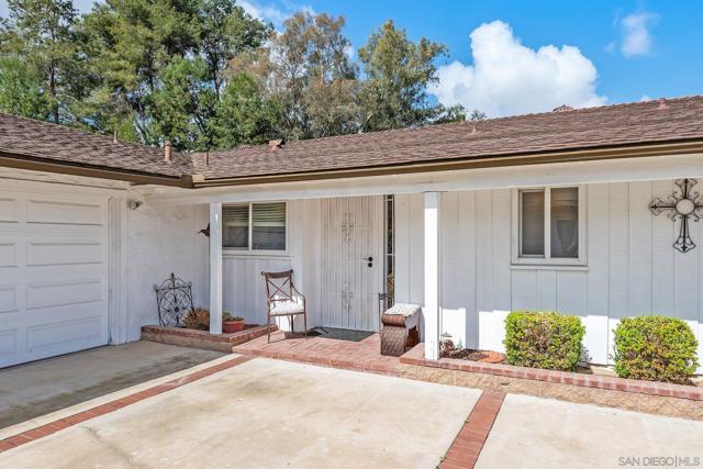 12091 Lomica Dr, San Diego CA: https://media.crmls.org/mediaz/72cde945-6e26-4f55-b188-109dfcd2e49d.jpg