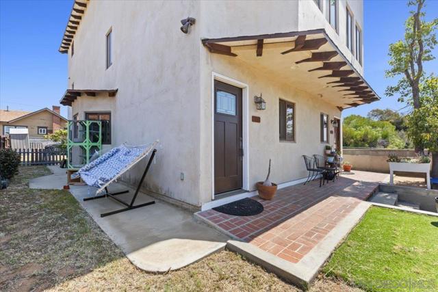 2832 34 K St, San Diego CA: https://media.crmls.org/mediaz/72ce013f-6af2-4dfa-a07c-58c1af177b38.jpg