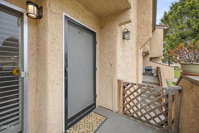 691 County Square Drive, Ventura CA: https://media.crmls.org/mediaz/72ce1b78-d3db-4eeb-8123-09abd0fcea5f.jpg