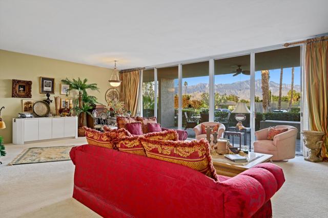 900 Island Drive, Rancho Mirage CA: https://media.crmls.org/mediaz/72ce30a3-5e27-4b0a-82ff-34c9389ab1a1.jpg