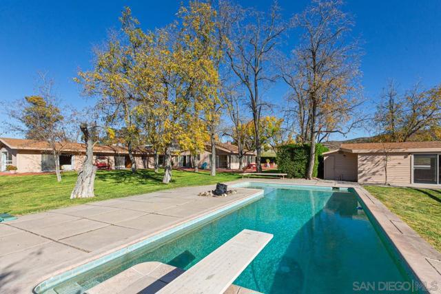 43023 Highway 79, Aguanga CA: https://media.crmls.org/mediaz/72ce361a-5978-4cc6-b598-0827002447b3.jpg