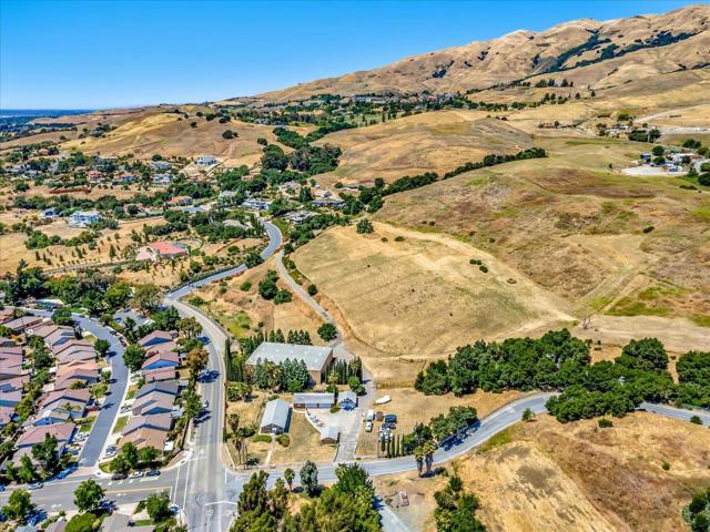 1995 Old Calaveras Road, Milpitas CA: https://media.crmls.org/mediaz/72ce9d75-191f-4efd-ba26-7bf4e42f167a.jpg