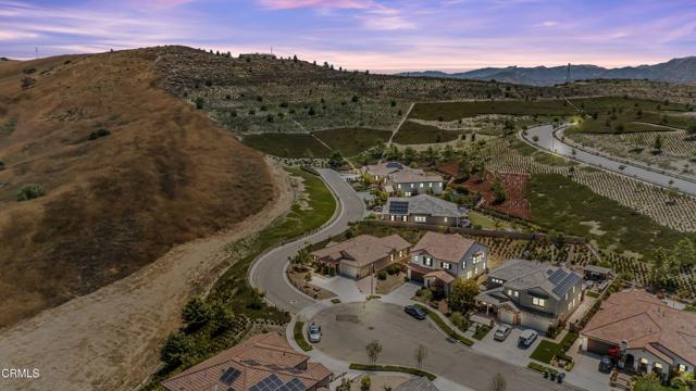 566 Purple Sage Lane, Simi Valley CA: https://media.crmls.org/mediaz/72cea5a7-6bc3-43ae-bf16-5f03a42e3533.jpg