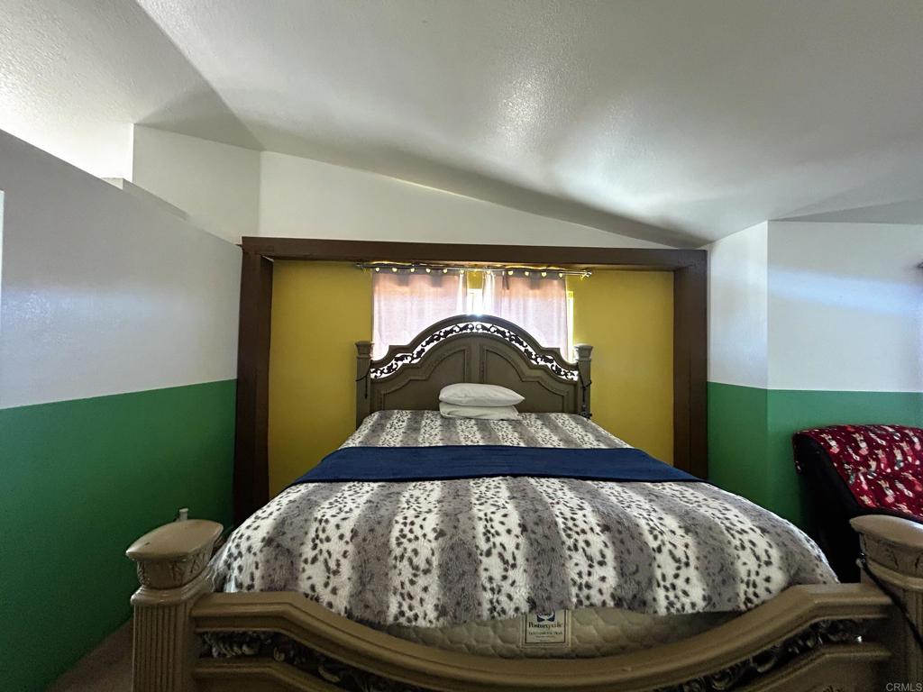 https://media.crmls.org/mediaz/72cfc8d0-5ec7-4020-a714-aba391928185.jpg?preset=X-Large