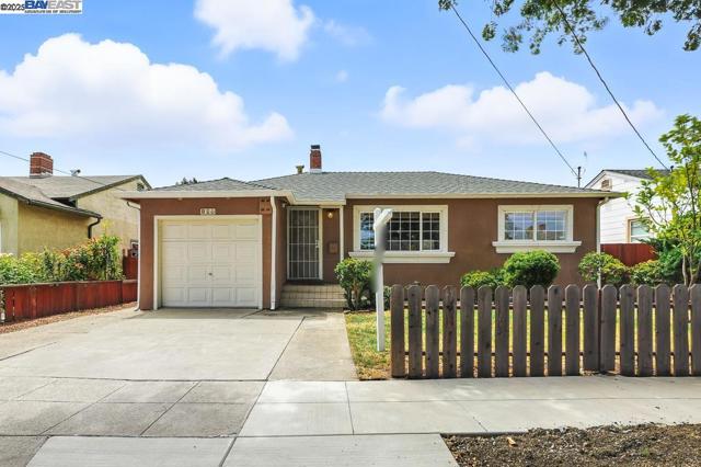 825 Billings Blvd, San Leandro CA: https://media.crmls.org/mediaz/72d01677-b1e2-46af-b0cb-8718948fde57.jpg
