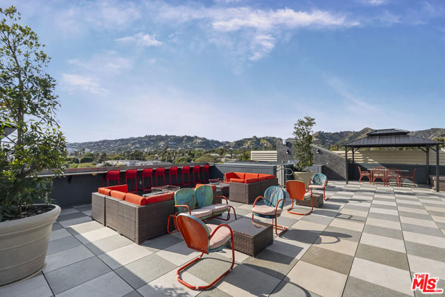 7428 Santa Monica Boulevard, 301 photo 33