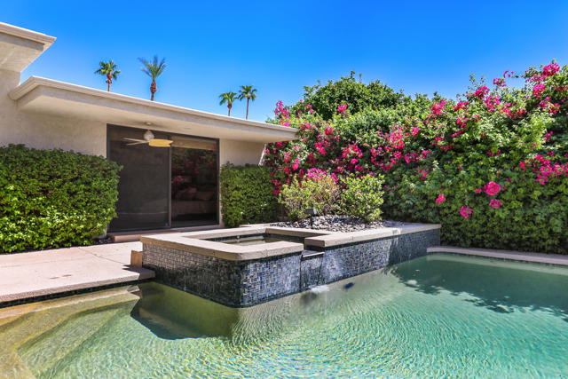 45550 Navajo Road, Indian Wells CA: https://media.crmls.org/mediaz/72d10e4d-257a-4f89-8366-1083756cf24e.jpg