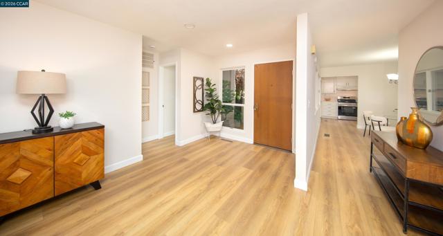 600 Terra California Dr, Walnut Creek CA: https://media.crmls.org/mediaz/72d1cc37-b632-4797-8814-10a004db69f2.jpg