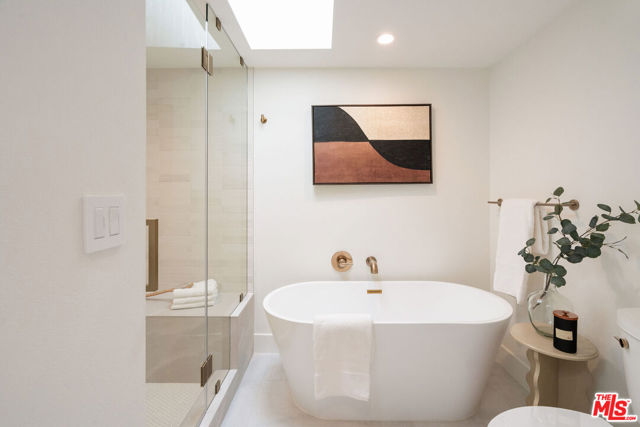 13245 Fiji Way, Marina del Rey CA: https://media.crmls.org/mediaz/72d1d867-8674-47af-934f-06542b11c581.jpg