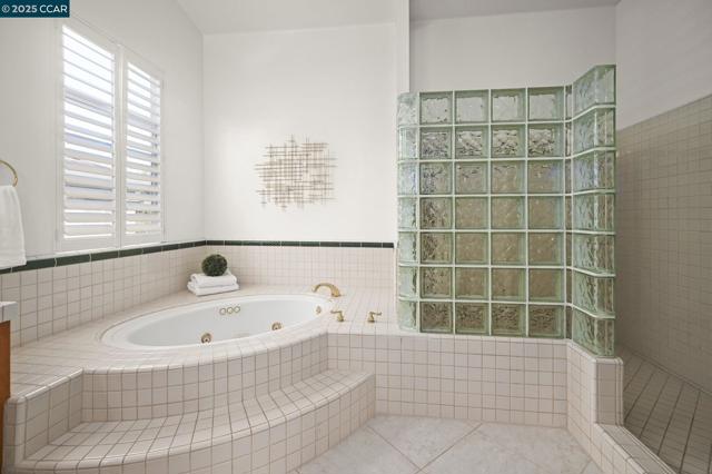 125 Coriander Ct, San Ramon CA: https://media.crmls.org/mediaz/72d21dcc-256f-4402-85dc-3dba3fddc666.jpg