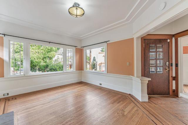 5150 Coronado Avenue, Oakland CA: https://media.crmls.org/mediaz/72d22456-96d9-489e-bfa7-1f3f023d210c.jpg