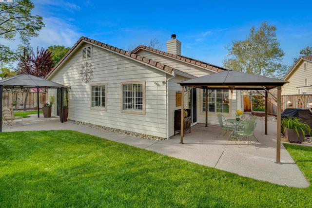 631 Splitrail Ct, Livermore CA: https://media.crmls.org/mediaz/72d2e27f-833b-442d-8b6c-654934719751.jpg