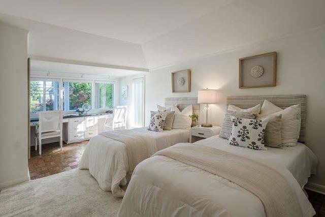 229 Aragon Boulevard, San Mateo CA: https://media.crmls.org/mediaz/72d31d81-e94b-496b-aa90-e903f99bc197.jpg