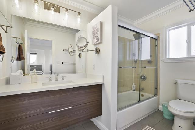 301 Channing Way, Pacifica CA: https://media.crmls.org/mediaz/72d33c21-4138-4dd8-a167-0d900f2656e6.jpg
