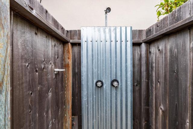509 36th Avenue, Santa Cruz CA: https://media.crmls.org/mediaz/72d345c4-cb4a-4297-b3a7-ad61c98e706f.jpg
