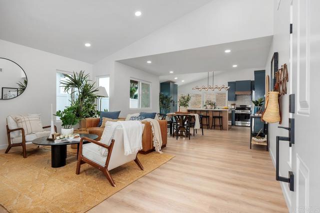 Detail Gallery Image 8 of 38 For 6428 Chiriqui Ln, Carlsbad,  CA 92009 - 3 Beds | 2 Baths