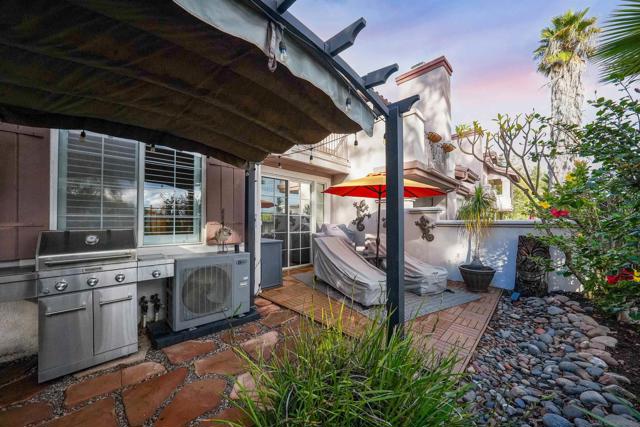 12083 Tivoli Park Row, San Diego CA: https://media.crmls.org/mediaz/72d3cddd-e419-4661-892d-399402adc541.jpg