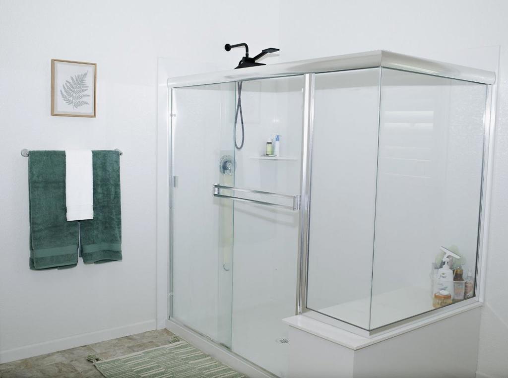 https://media.crmls.org/mediaz/72d4888a-4e7b-4329-b077-c759a711b5fe.jpg?preset=X-Large