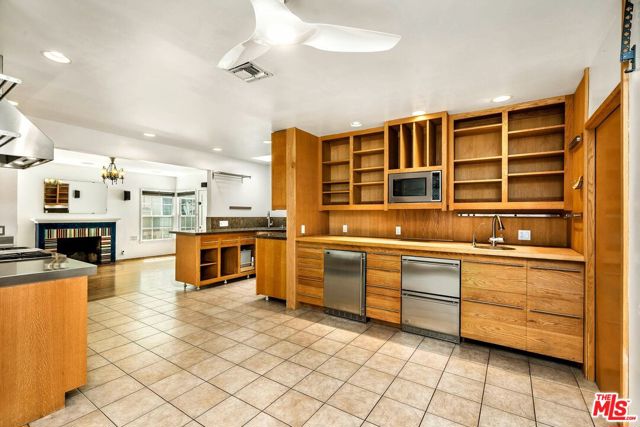 11245 Huston Street, North Hollywood CA: https://media.crmls.org/mediaz/72d4d09e-939d-4681-9748-8da6e69b448c.jpg