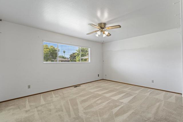 1500 Sunset Drive, Hollister CA: https://media.crmls.org/mediaz/72d4e0cf-a95d-407c-9622-d04408e67ad0.jpg