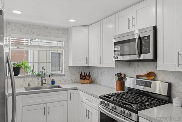 10180 Palm Glen Dr, Santee CA: https://media.crmls.org/mediaz/72d4e9f5-1152-4ffa-b2d1-7e93e1cce8c5.jpg