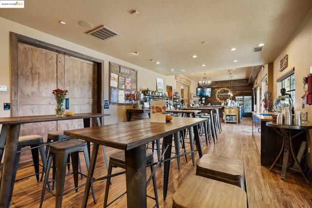 3501 Byer Road, Byron CA: https://media.crmls.org/mediaz/72d565e6-81b2-4797-bbe4-973c60e109c5.jpg
